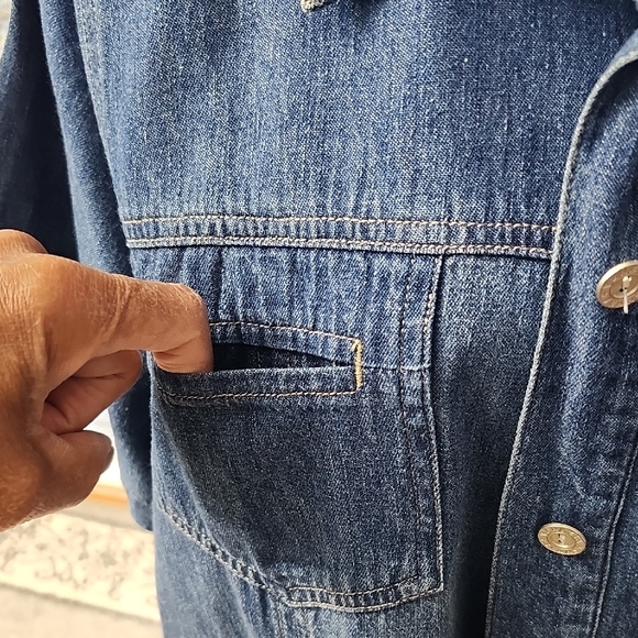 Women's Denim Button-Down Shirt - Picture 3 of 4